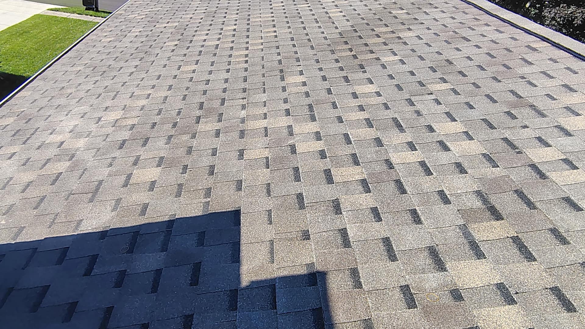 Finished architectural shingle roof installed by Adriana Roofing on a Dayton, Ohio home